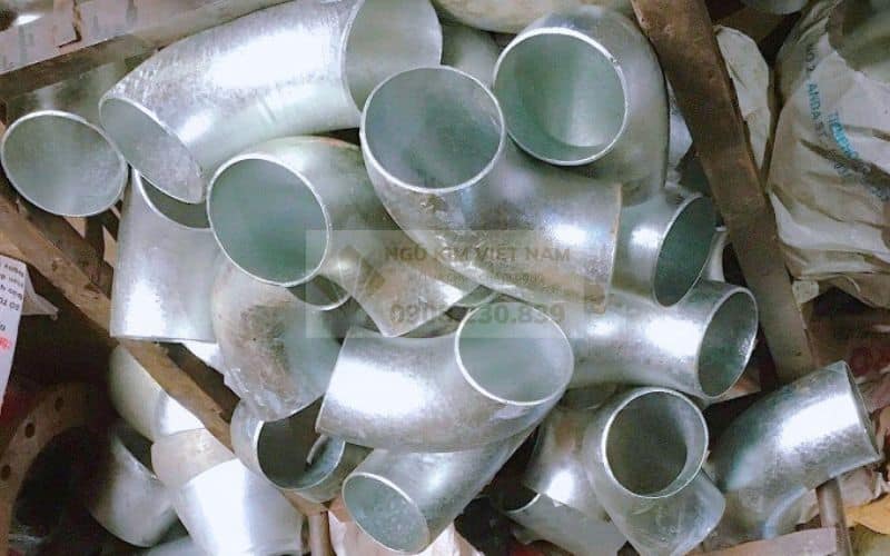 Cút nối ống thép mạ kẽm giá bao nhiêu tiền 1kg? 2 cút nối ống mạ kẽm